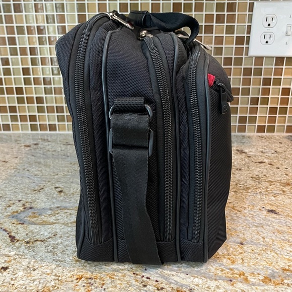 Swiss Gear Wagner laptop briefcase - Picture 4 of 5